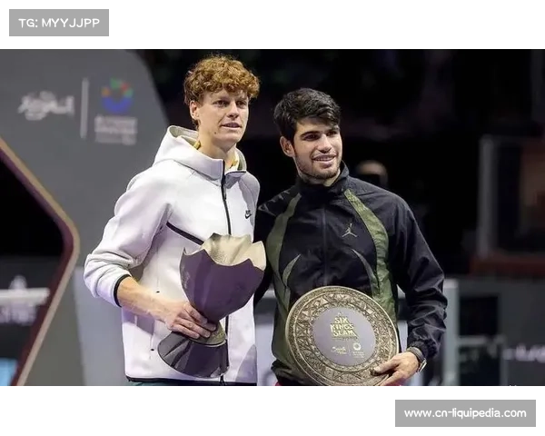 阿尔卡拉斯与辛纳包揽年度大满贯及总决赛，男子网坛进入双雄时代